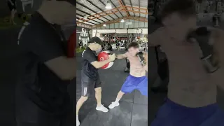 Boxing champion Darragh Foley working with John Hutchinson @ Tiger Muay Thai