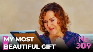 Songül Gets An Emotional Gift From Her Family - No.309 Episode 134