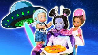Rodzinka Barbie - Lenka Kubuś i Kosmici Odc. 173 | The Sims 4