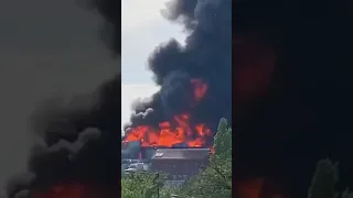 Explosions and Massive Fire at an industrial unit in Kidderminster, England #shorts