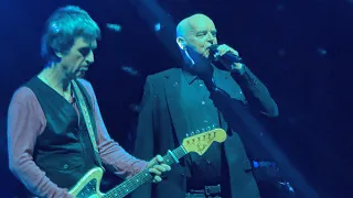 JOHNNY MARR feat. NEIL TENNANT - Getting Away With It (Electronic) @ Hammersmith Apollo 12/04/2024