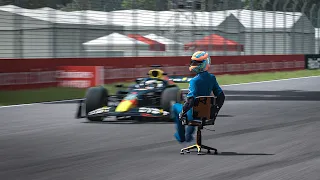 Ricciardo next year trying to find a seat...💀