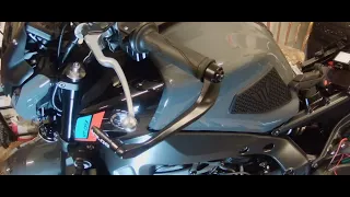 Yamaha MT09 2022 lever guards install #mt09 #handlebars #guards #yamaha