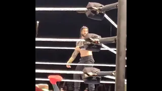 Roman Reigns mocks fans at WWE live show 😂🔥🙌