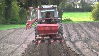 Potato Planting with International 885XL and Underhaug Planter