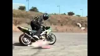 Awesome motorcycle stunt