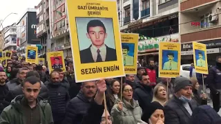 Gazi Mahallesinde toplanan kitle polis engeline rağmen yürüyor