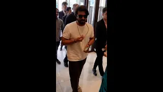 Look at the simplicity of Superstar Ram Charan in very casual attire | #ramcharan #rrr