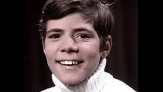 Child Singing Star Heintje Simons, Age 12, Sings "Mama"       1967