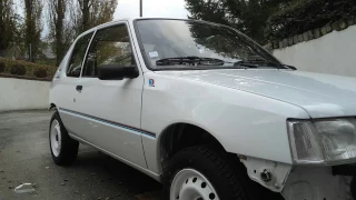 peugeot 205 td restylage en rallye