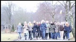 9.B Johannesskolen 2012 - Tættere på himlen Feat. lærene (Officiel Musik-video)