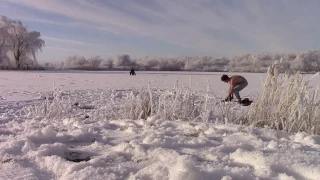 Первое новогоднее купание в проруби (1 января 2017 года)