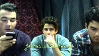 Jonas Brothers Live Chat on Cambio (08/25/10)