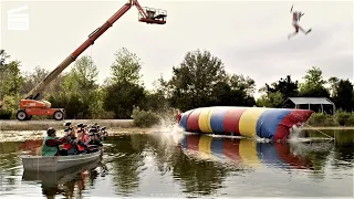 Jackass 3 : Propulsé dans les airs et fusillé au paintball