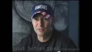 Arturo Vega sees Ramones for 1st time. (raw interview)