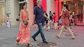 BARCELONA Street Style / WHAT ARE PEOPLE WEARING in SPAIN / July 2023