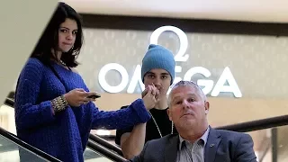 Justin Bieber Shows Selena Gomez A Little PDA At The Beverly Center [2012]