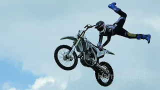 No hands in mid-air Bolddog FMX Team at the 2024 Herts County Show #stuntbike