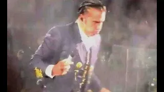 Sin tantita pena, Alejandro Fernández vomita en show