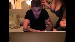 Vine Amanda Cerny -  Justin Bieber is distracted 😏 (29 Mai 2014)