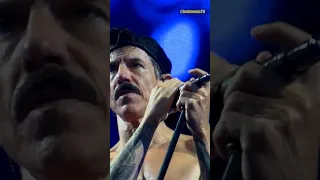 Is Kiedis Finally Getting OLD? 🤔