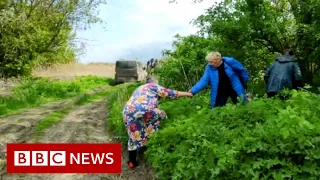 Risking capture by Russia to evacuate the vulnerable from Ukrainian front line - BBC News