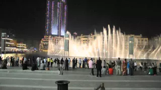 Дубай ОАЭ шоу фонтанов
