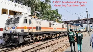 Running 12057 Janshatabdi Express departing from New Delhi Jn #Indian #Rail #Train  #Bhartiya #Rail