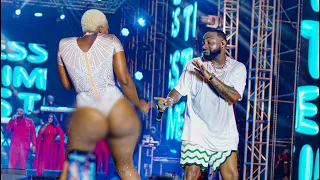 Davido's was surprised by this Kampala Girl during his timeless performance in Kampala