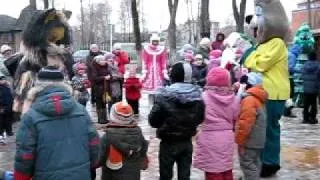 Дед мороз и Снегурочка в Вологде на улице .avi