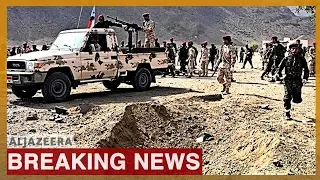 Yemen: Dozens 'killed' in Houthi attack on Aden military parade