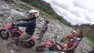 ENDURO CON LOS PEQUES, PRIMERA SALIDA A UNA HUELLA CON LOS MINI PROS