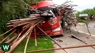 Tragic! Ultimate Near Miss Video Of Semi Truck Crashes Filmed Seconds Before Disaster