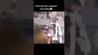 The way Taehyung and Jimin protect Jungkook from falling🥺#bts #jungkook #jimin #btsarmy