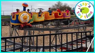 Izzy's Toy Time Visits Parks N' Pizza in Austin! Fun Family Trip with Indoor Play Place!