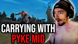 HOW TO CARRY WITH PYKE MID