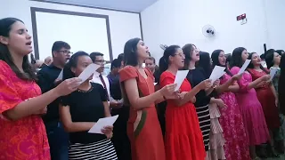 Jovens e Adolescentes louvando a Deus 12-5-24