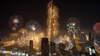 Dubai New Year's Fireworks 2017 (4K)