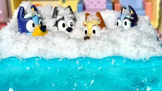 The Pool - Muffin Madness - Bluey Toys Pretend Play