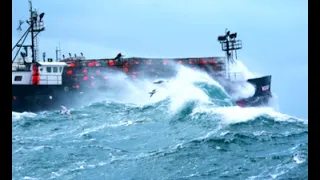 Submarine In Storm! Top 10 Big Ships vs Giant Waves