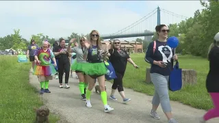 Hundreds come together at Toledo NAMI walk for mental health awareness
