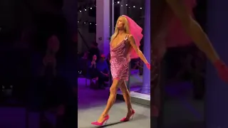 Paris Hilton closing Versace Spring Summer'23 fashion show #milanofashionweek