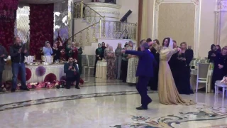 Ольга Бузова танцует лезгинку.