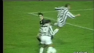 Roberto Baggio (Juventus) - 24/11/1994 - Admira Wacker-AUT 1x3 Juventus - 2 gols