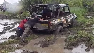 Best Russian jeeps off road 4x4 UAZ vs Lada Niva