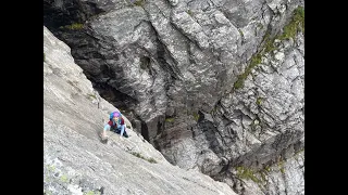 Klatring på nydelige Ravneggen på Tustna