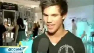 New Moon - Taylor Lautner Interview!