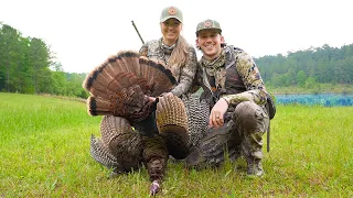 TAKING MY WIFE TURKEY HUNTING FOR THE FIRST TIME!!