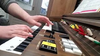 que sera, sera.  on yamaha electone B-55