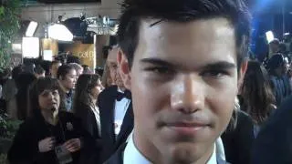 Taylor Lautner in Calvin Klein (and he looks hot)